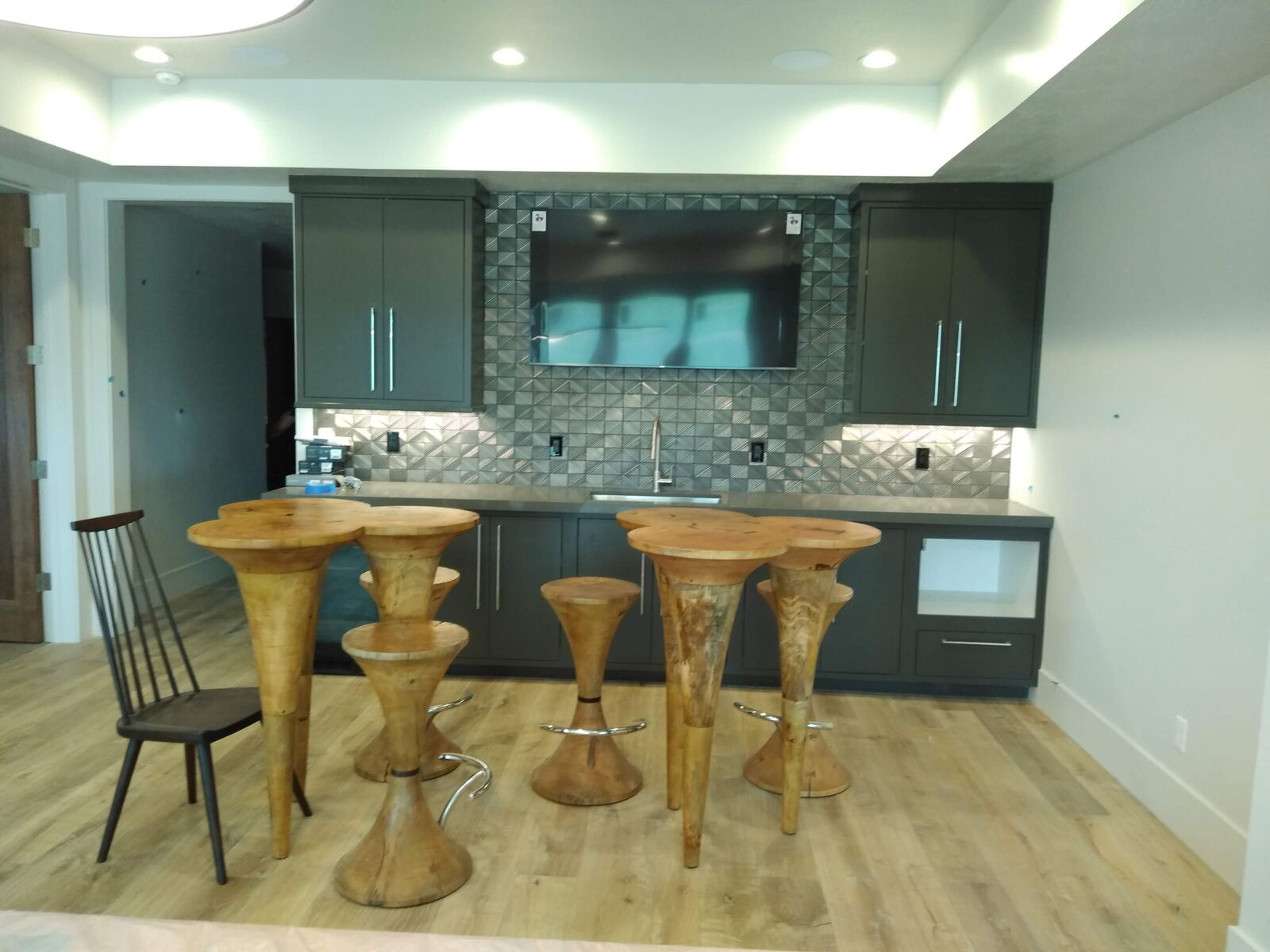 ELADIO'S H. - TILE INSTALLATION FOR HOMEOWNERS AND BUSINESSES - PURE QUALITY!