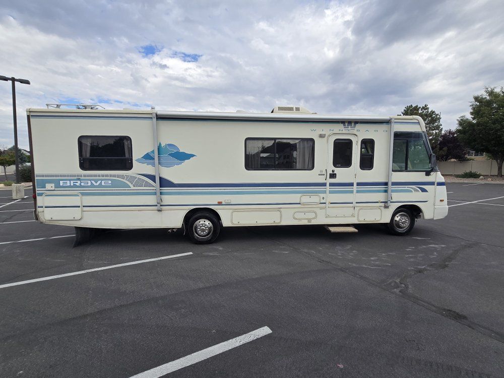 1994 Winnebago Brave 32' Long