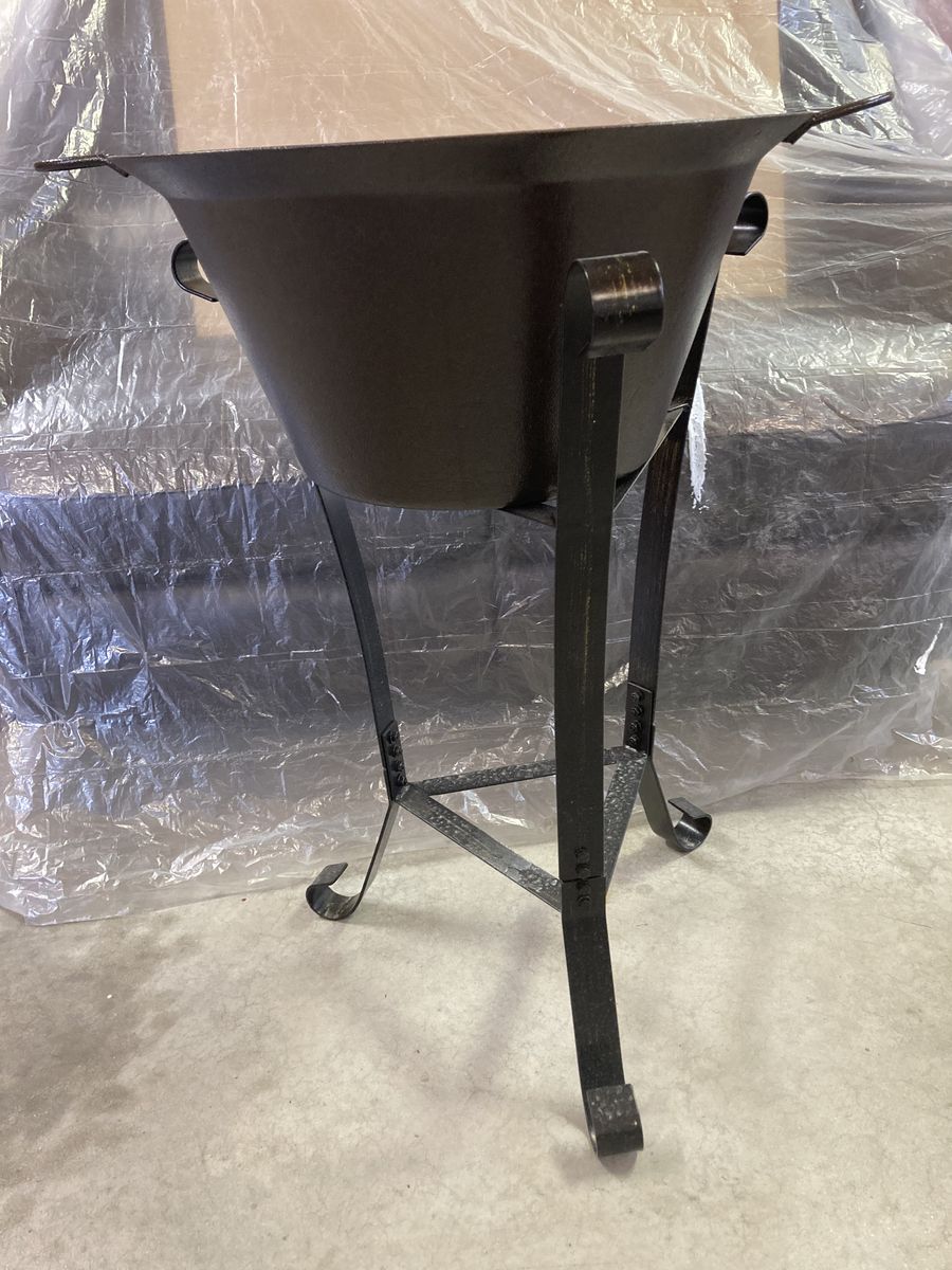 Heavy Duty Floral Pot With Stand