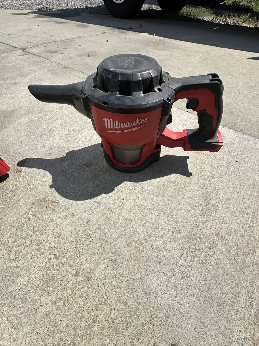 Milwaukee M18 Cordless Compact Handheld Vacuum Tool Only