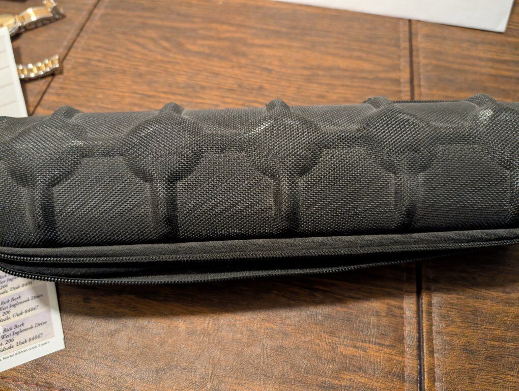 Watch case with zipper and handle missing 2 foam