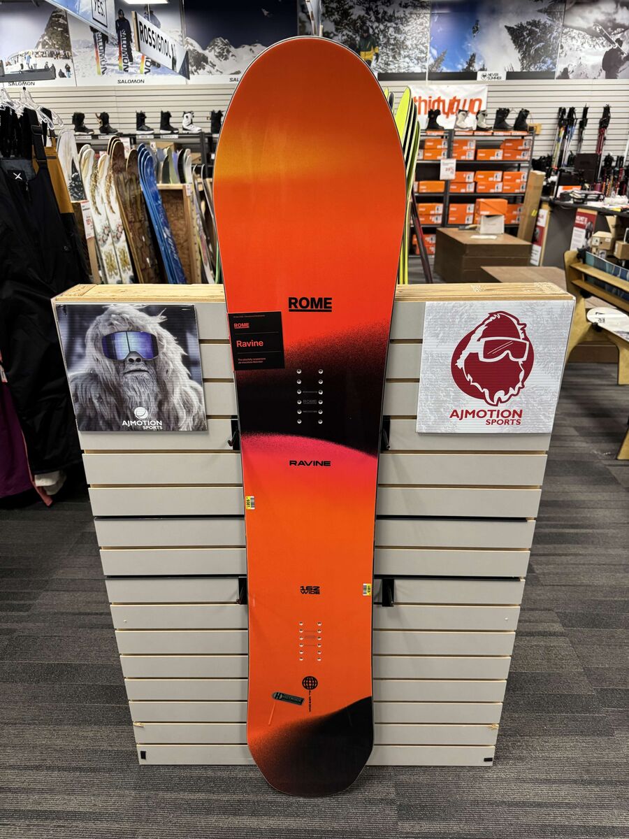 Rome Ravine 162cm Wide Snowboard - Lightly Used (2026)