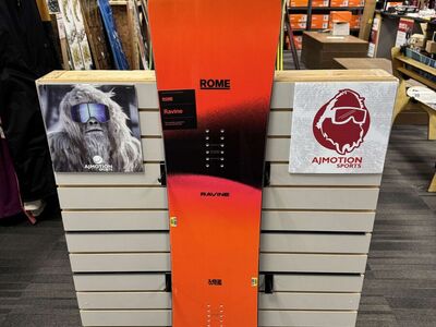 Rome Ravine 162cm Wide Snowboard - Lightly Used (2026)