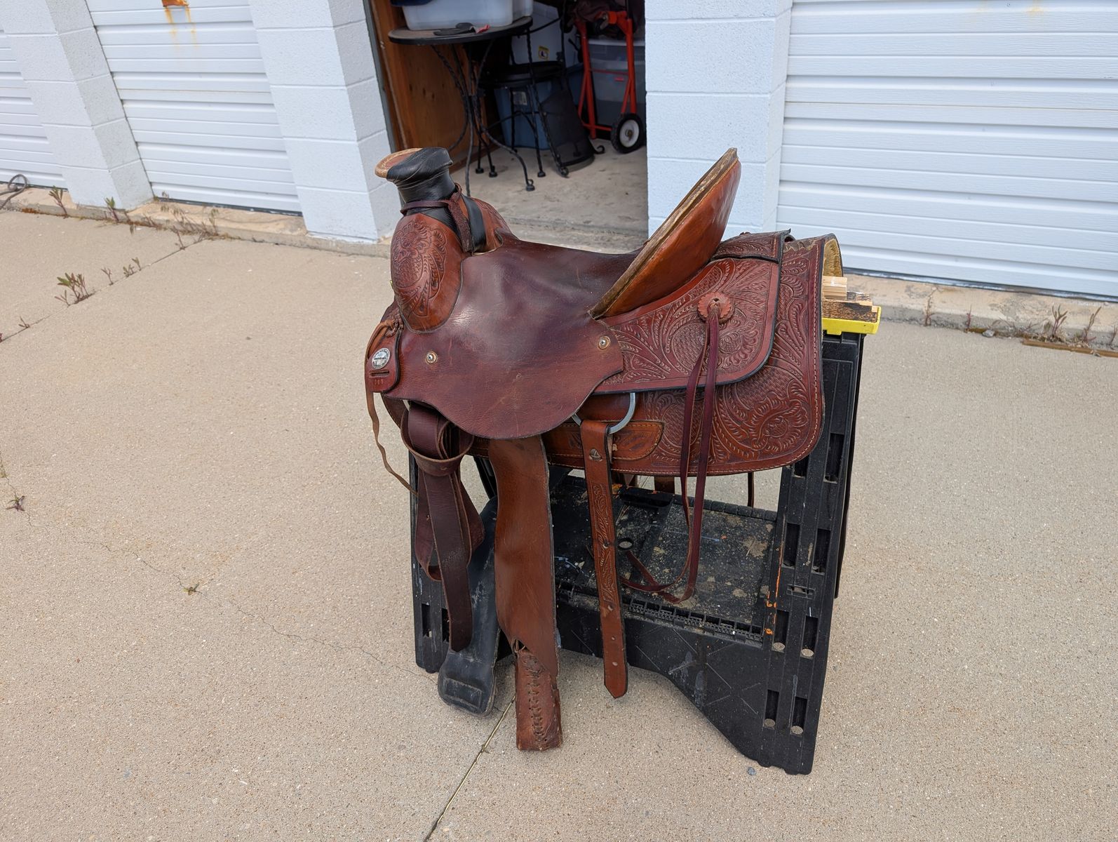 Saddle