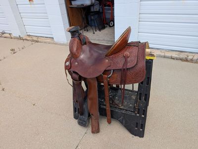 Saddle