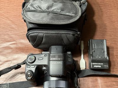 Sony Cyber Shot DSC-HX200V Digital Camera Zeiss Lens 18.2 Megapixel 30x Zoom