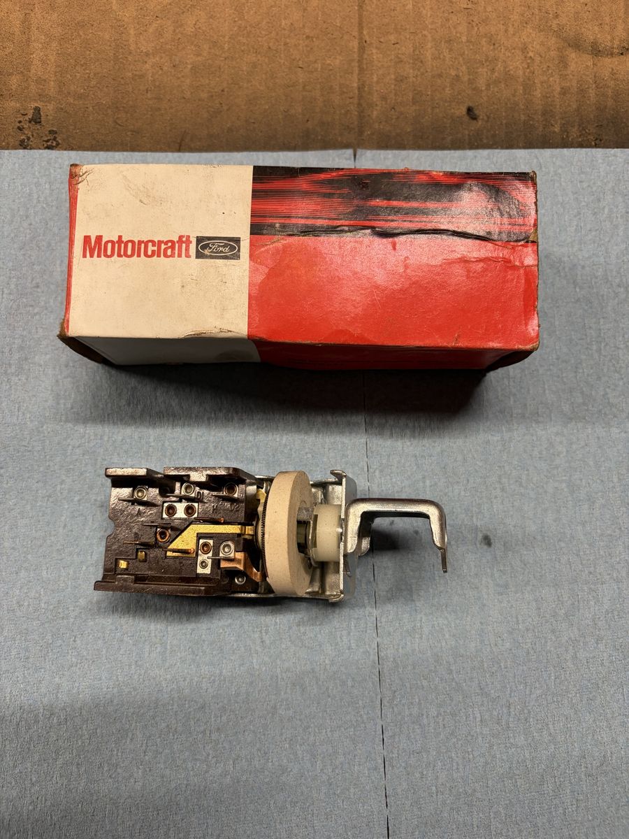 1965-1968 Ford Mustang NOS Headlight Switch C5ZZ-11654-B