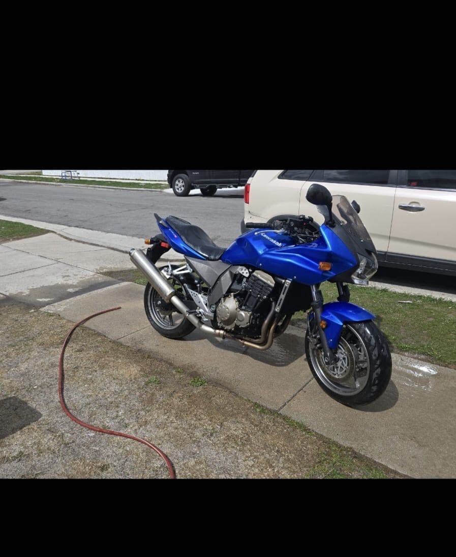 Vendo moto Kawasaki Año 2005