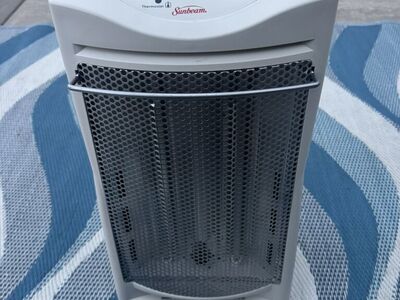 Sunbeam Electric Tower Quartz Heater Radiant Heat