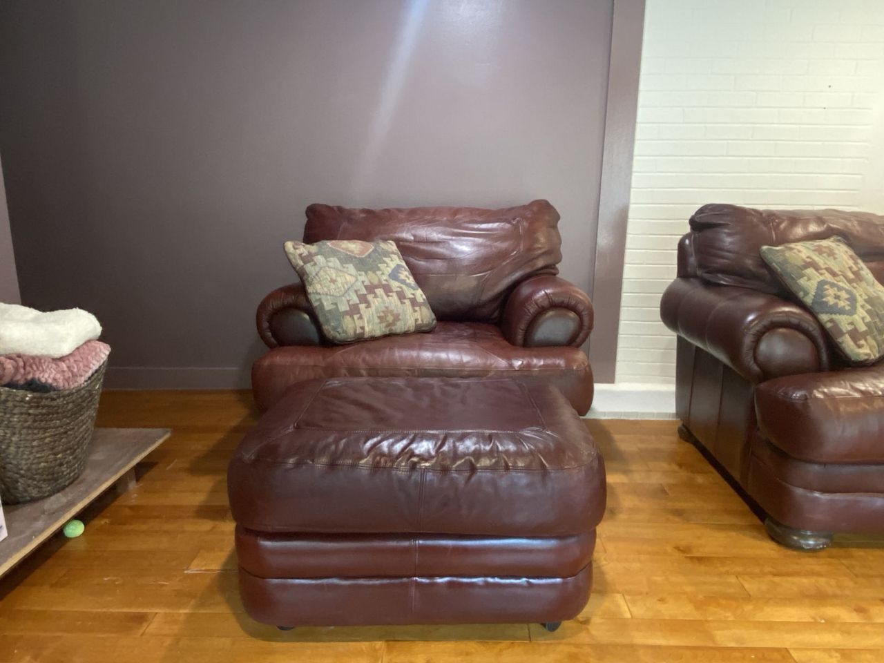 Main image 3