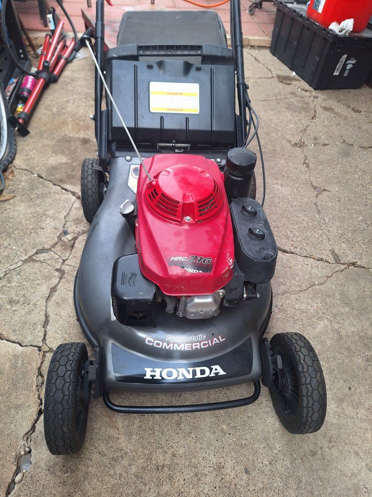 Honda  HRC216 Commercial mower