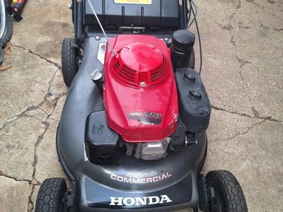 Honda HRC216 Commercial mower