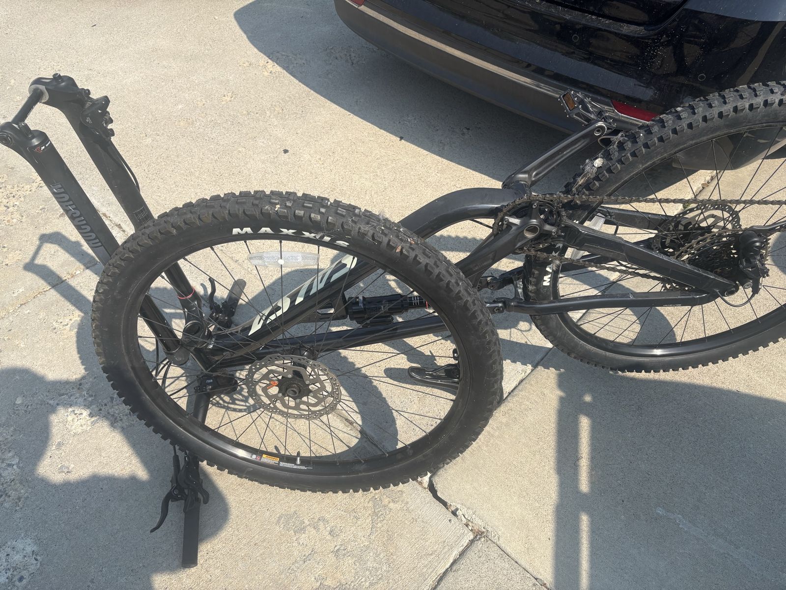 Salsa Full Suspension Mountain Bike with Maxxis Tires and RockShox Fork - Black