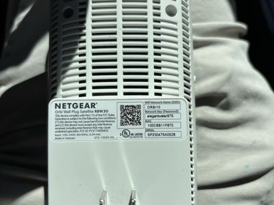 Netgear Orbi Mesh Router RBR2O with Satellite