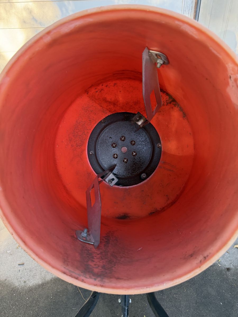 Main image 6