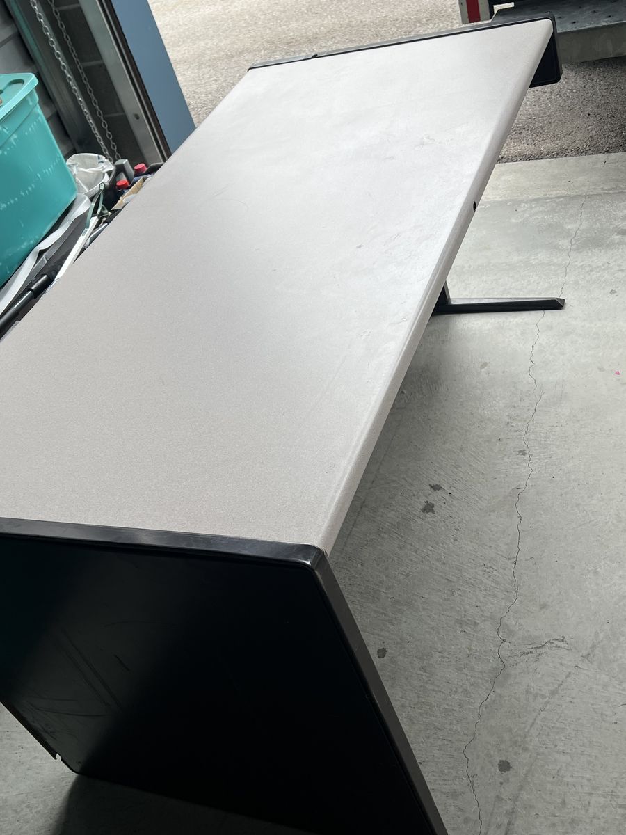 FREE Cubicle Desk 5' X 3' FCFS