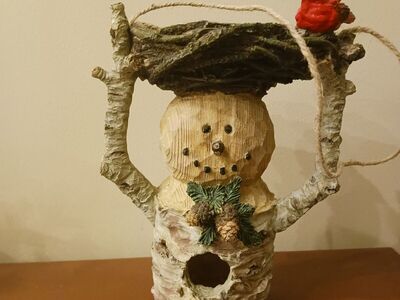 Snowman birdfeeder