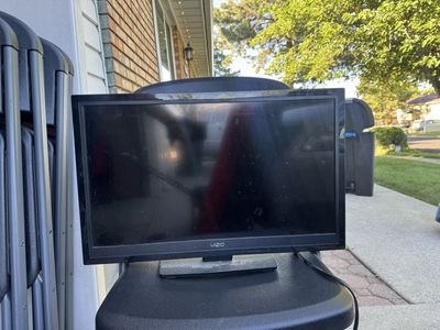 24 inch Vizio tv
