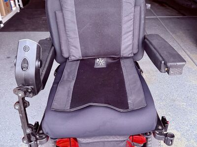 FOR SALE: ELECTRIC POWER WHEELCHAIR IN VERY GOOD CONDITION