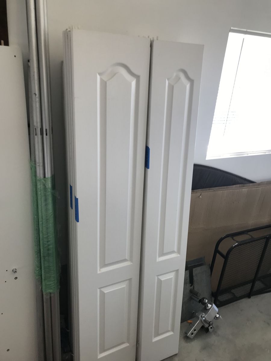 2 Panel Arch-Top Bifold Doors (multiple sizes)