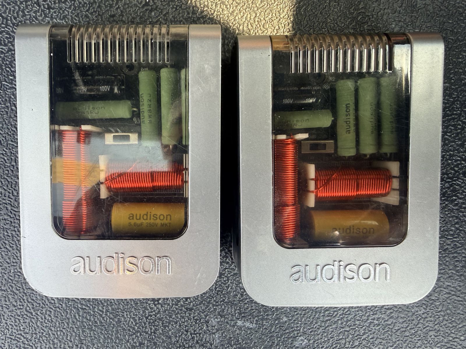Two Audison Voce AVCX 2W MB Crossovers AV K6 Component