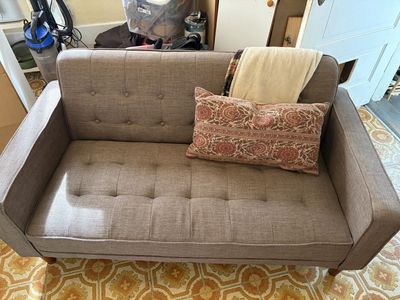 Mid-Century Modern Tufted Loveseat