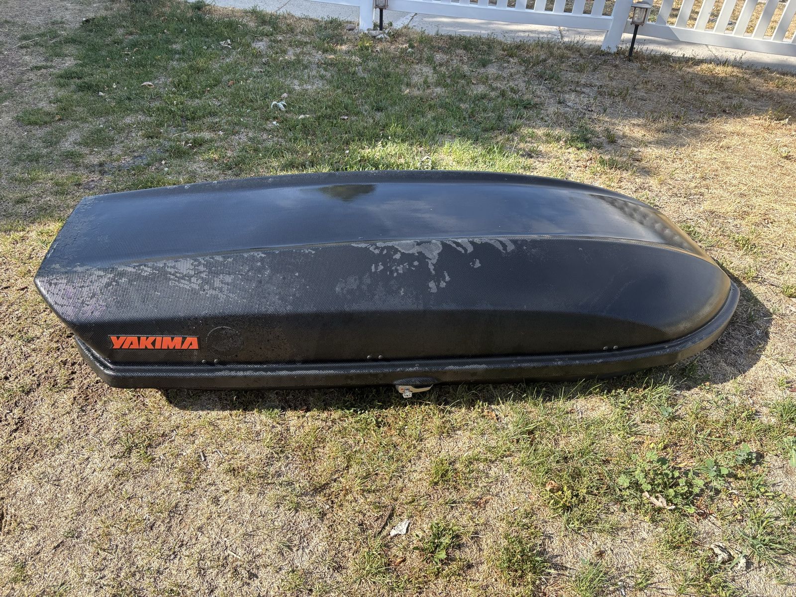 Yakima 16 cubic carbonated cargo box
