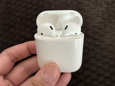 1st Gen AirPods