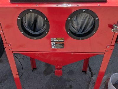 sandblasting cabinet with media (aluminum)