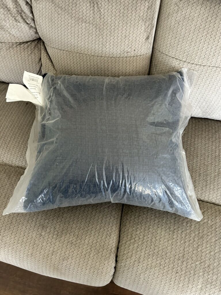 18"x18" Navy Finn Knit Throw Pillow