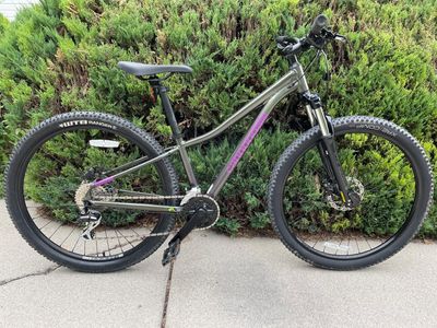 Cannondale Trail 6 Mountain Bike