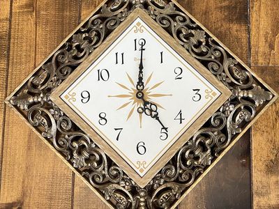 Syroco Dart Clock Vintage (not working)