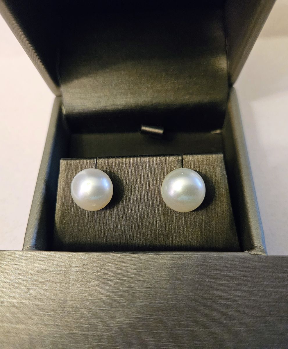 Pearl Earrings 12mm round stud (fresh water) $99 OBO