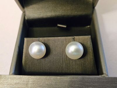 Pearl Earrings 12mm round stud (fresh water) $99 OBO