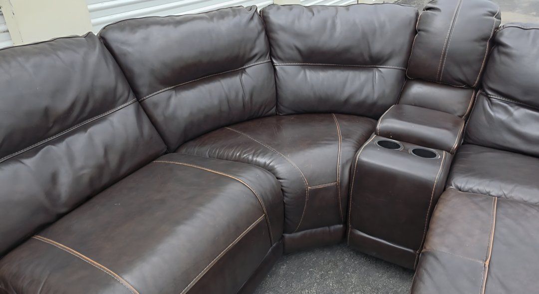 Main image 4
