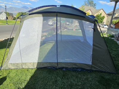 Quest Screen House Tent, Green - Excellent Condition, Bug-Free Outdoor Shelter 11ftx11ft New!