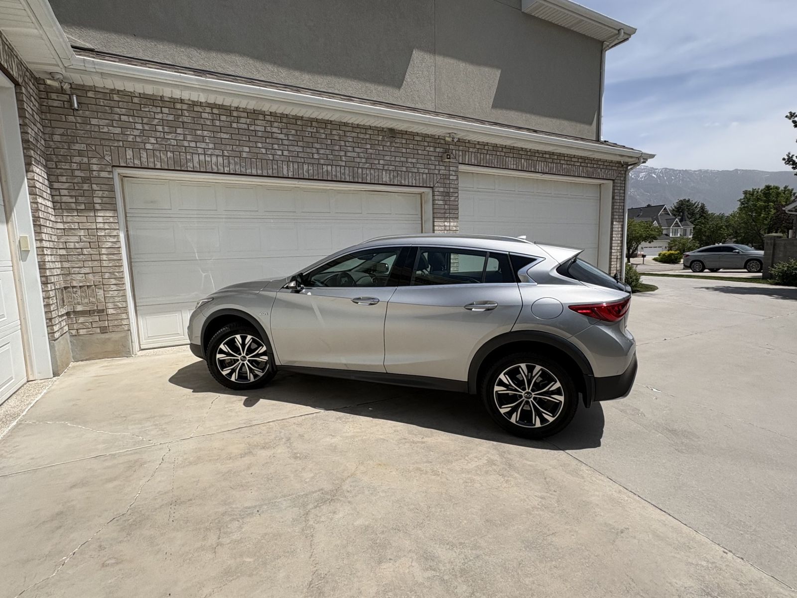2018 Infiniti QX30 Premium