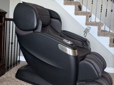 Cozzia CZ-710v Full Body Massage Chair - Brown Leather - Excellent Condition