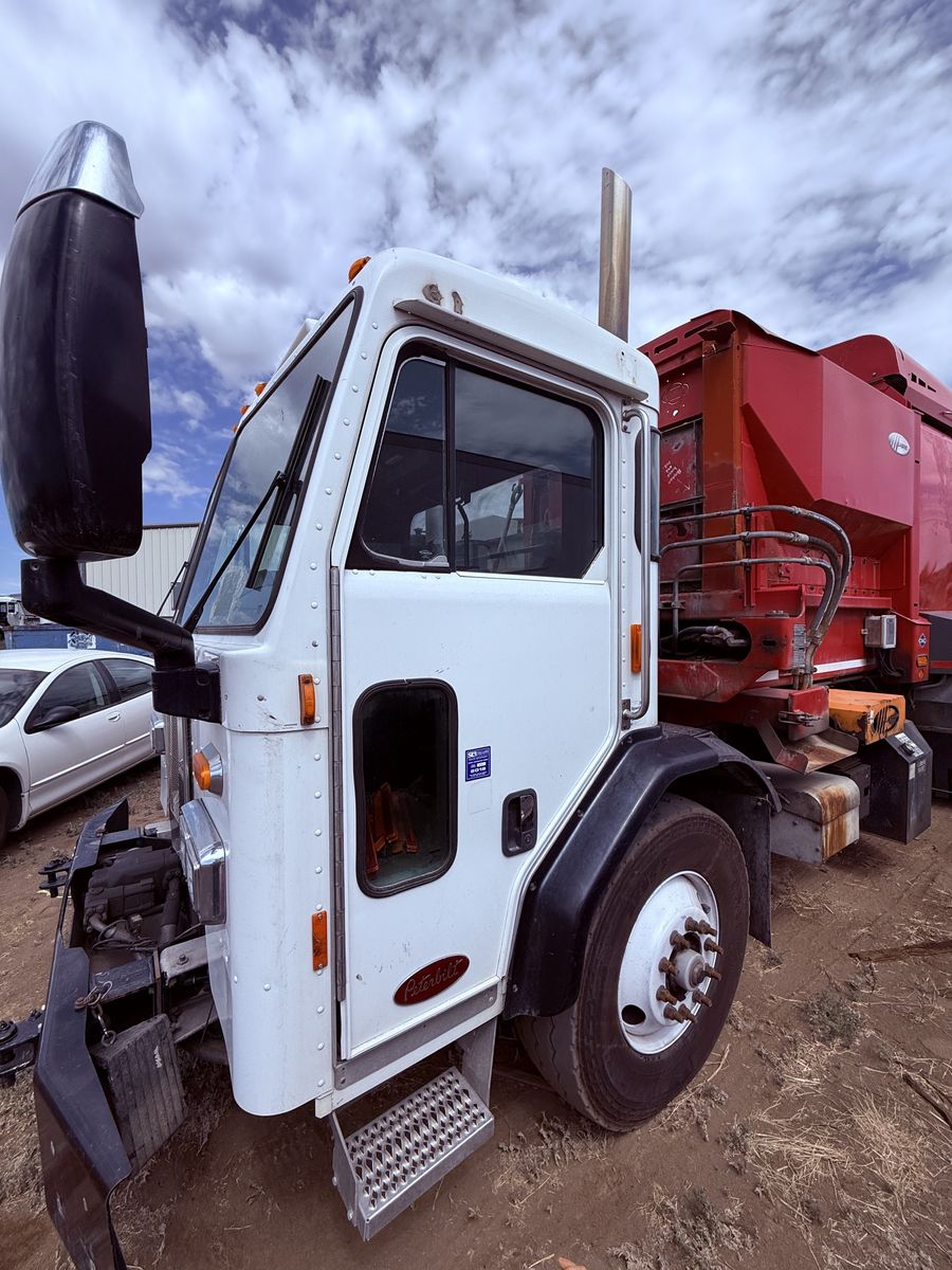 2016 PTRB 320 CNG Trash Truck