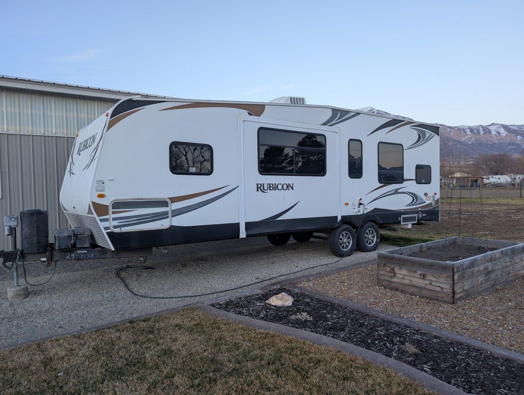2013 Dutchman Rubicon 2900 Toyhauler
