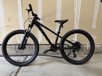 Giant STP 24” mountain bike dirt jumper kids