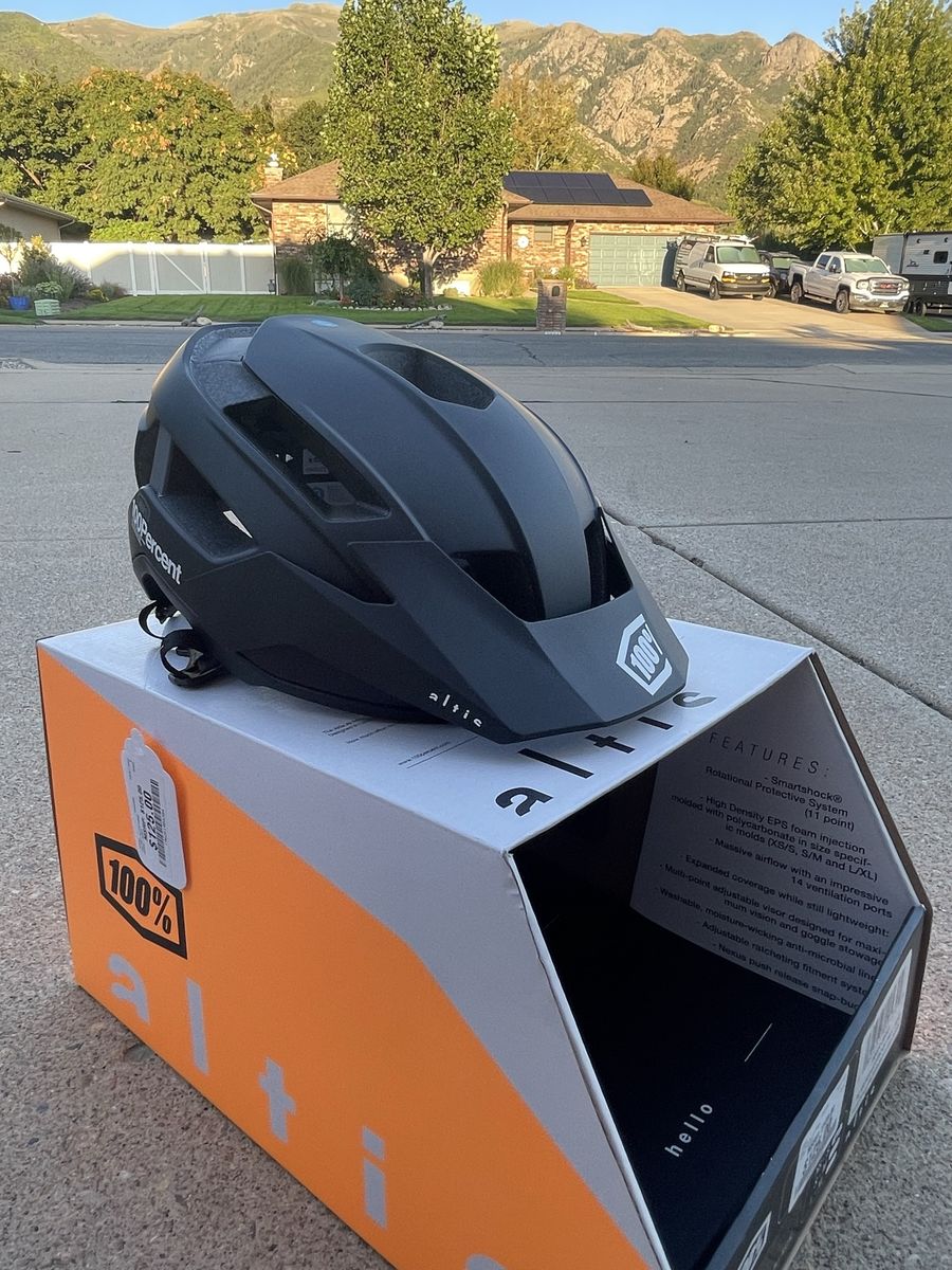 BRAND NEW 100% Altis black bike helmet