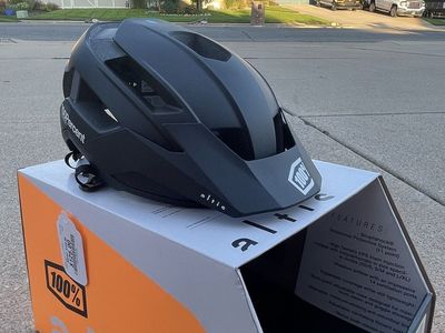 BRAND NEW 100% Altis black bike helmet