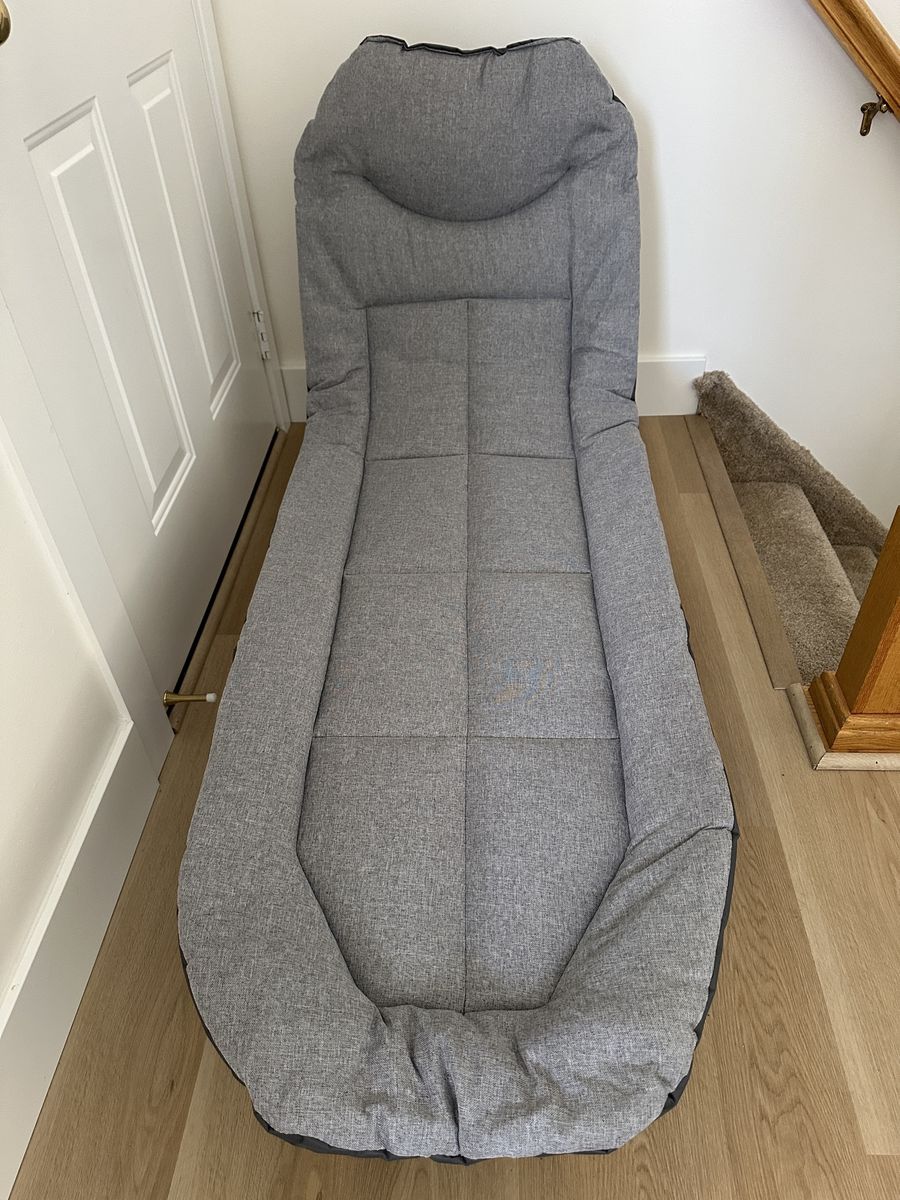 New comfy Portable Vamping Cot / Lounge Chair / Bed