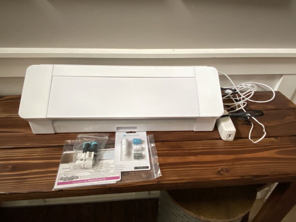 Silhouette Cameo 4! Pen Holder Included!