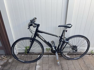 Trek 7.3 FX Hybrid Bike 17" (43cm) Alpha Aluminum Frame Shimano Acera