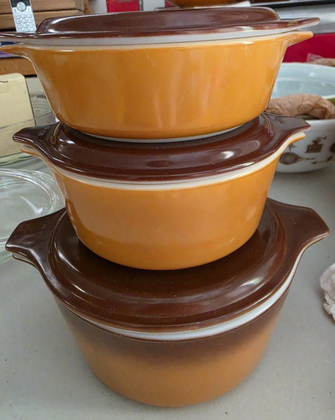 Vintage Pyrex Casserole Dish Set with Lids