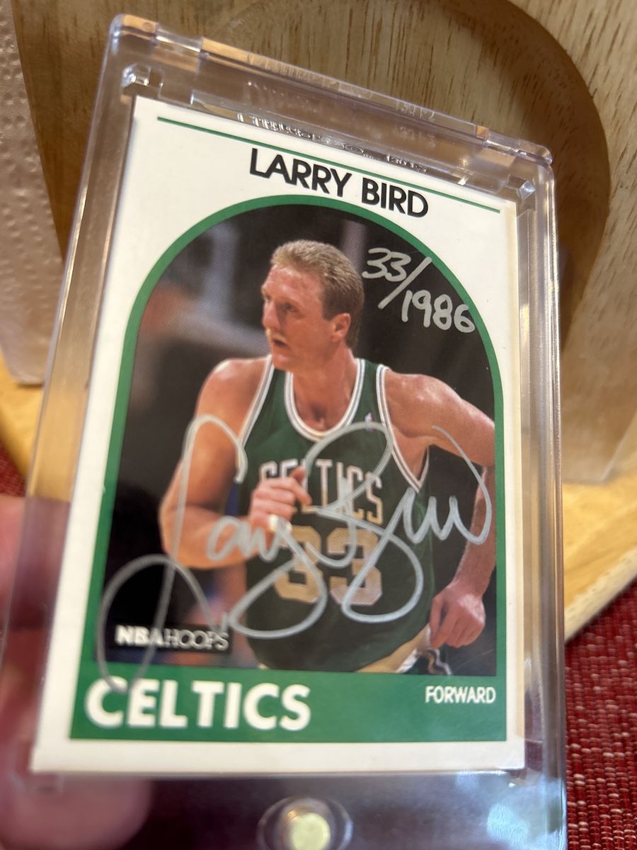 Larry Bird 1989 Hoops NBA Hoops Celtics Autographed Forward Basketball Card w/COA. WOW !!!! 33/1986 Made. Boston Jersey Number.