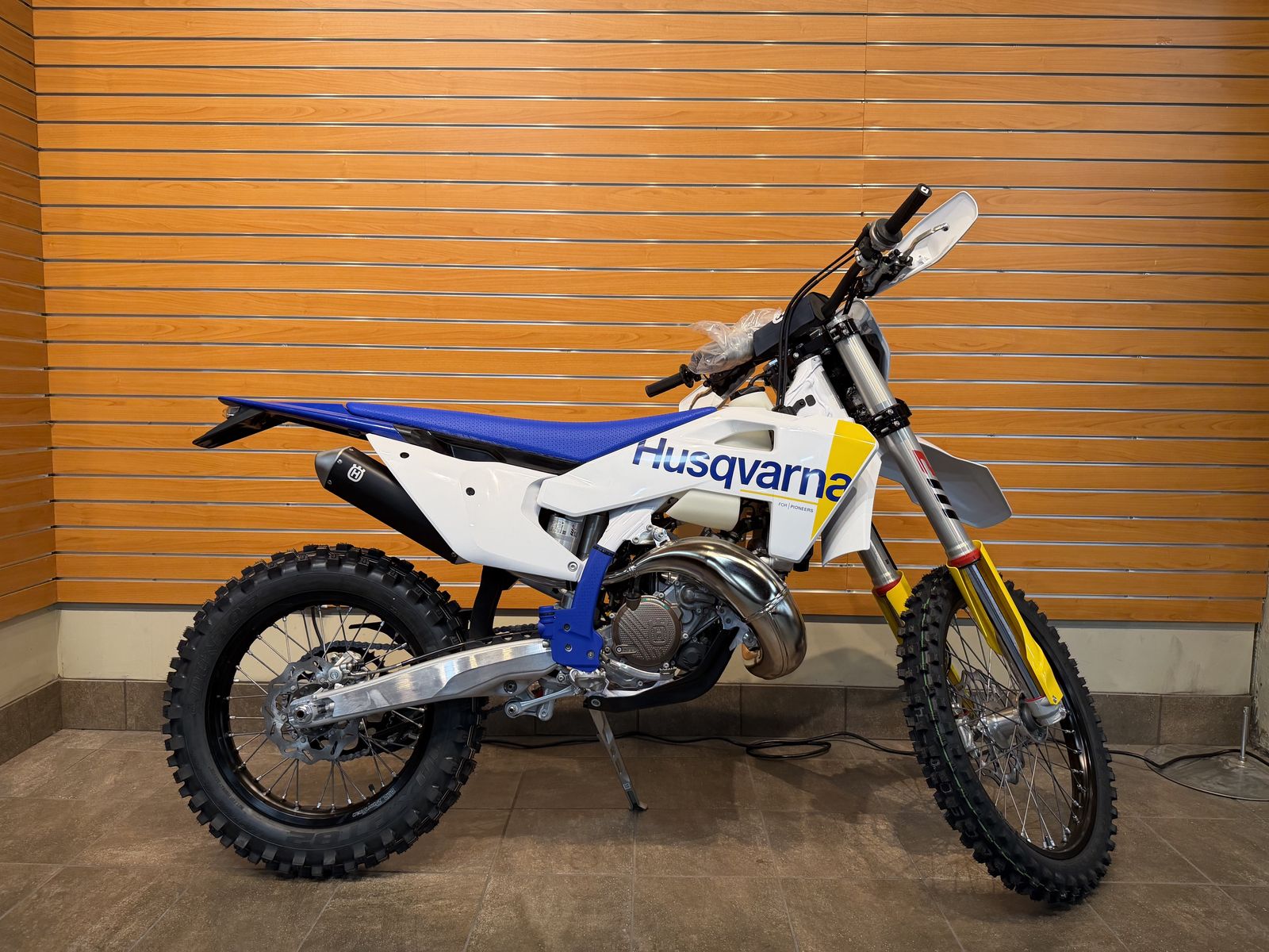 2027 Husqvarna TE 150 - Q80170