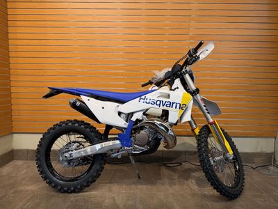 2027 Husqvarna TE 150 - Q80170